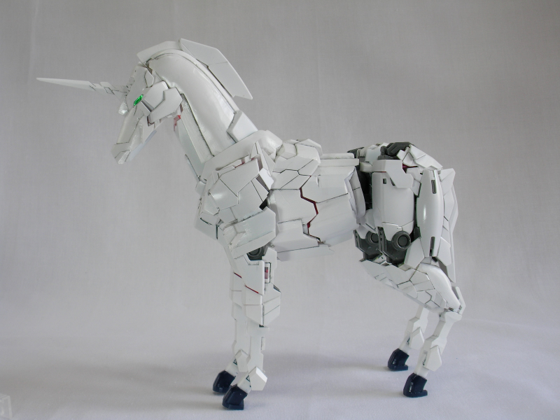 Illustration for article titled Behold: A Unicorn Gundam